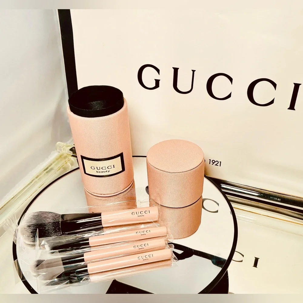 GUCCI Beauty Pink Makeup Brush Set – Limited Edition